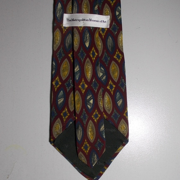 The Metropolitan Museum of Art Men's 100% Silk red Blue Gold Tie - Picture 7 of 7